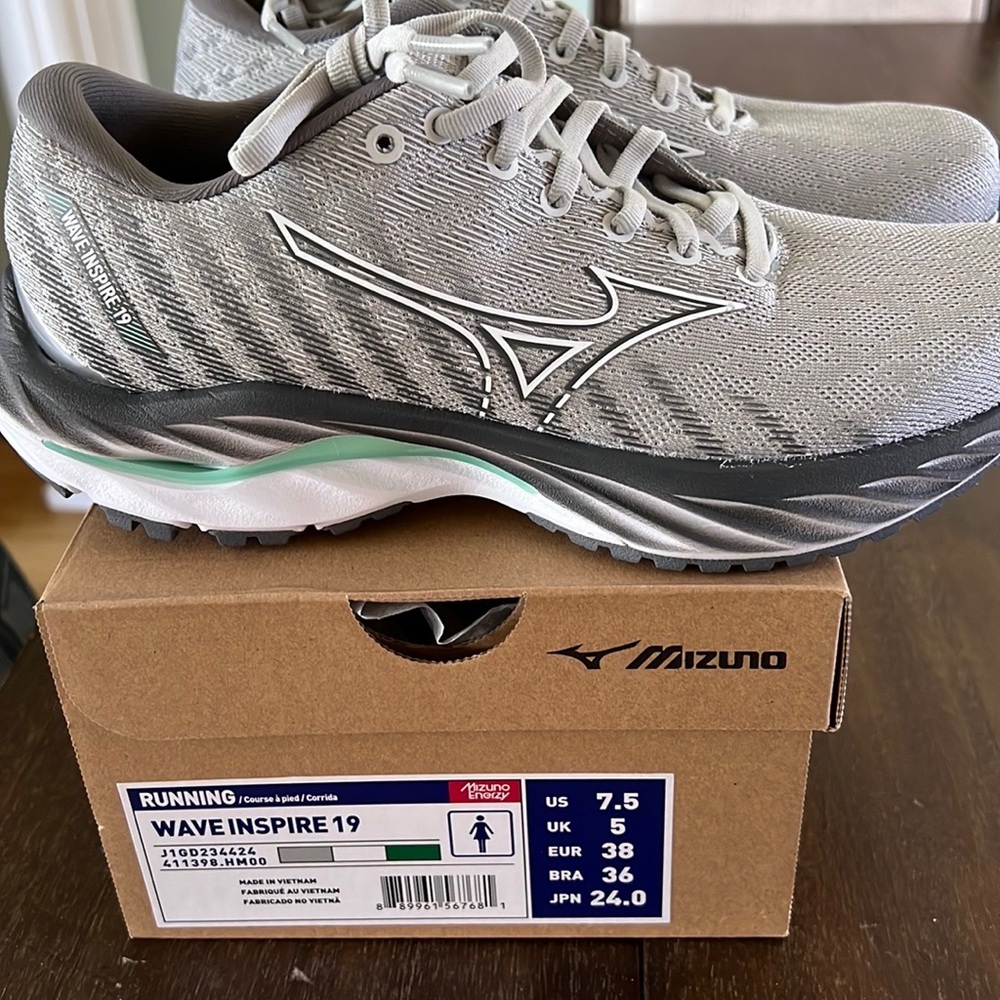 NWT NIB Mizuno Wave Inspire 19. Harbor Mist White. Women’s 7.5